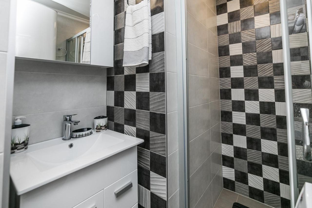 Appartement Gray Luxe à Belgrade Extérieur photo